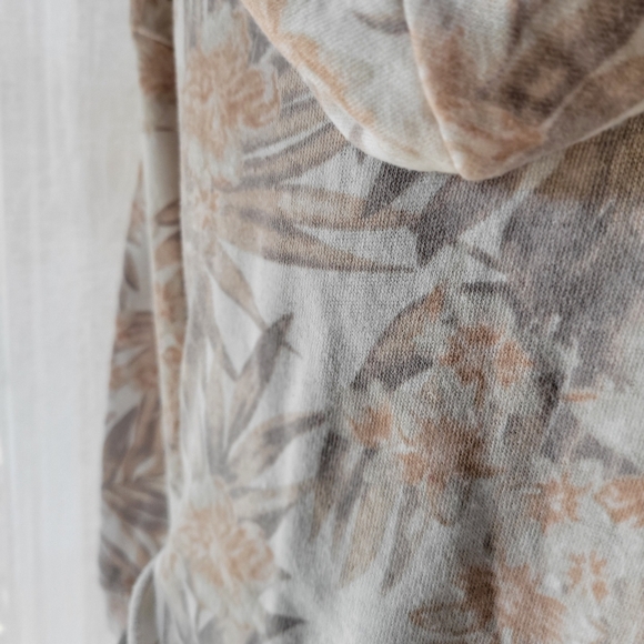 Ron Jon Cozy Floral Cut Off Hoodie Women Size Small - Picture 7 of 9